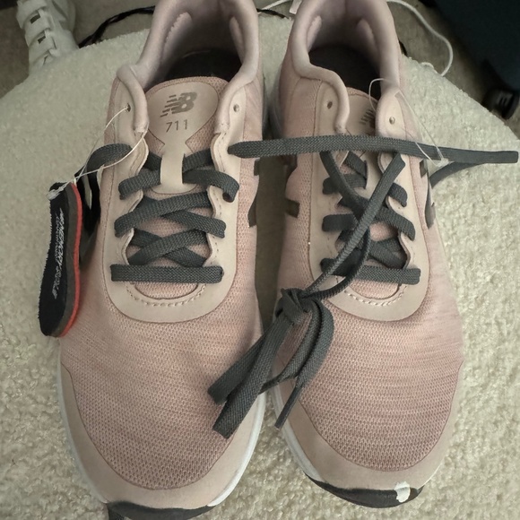 New Balance 711 NWT - Picture 1 of 6